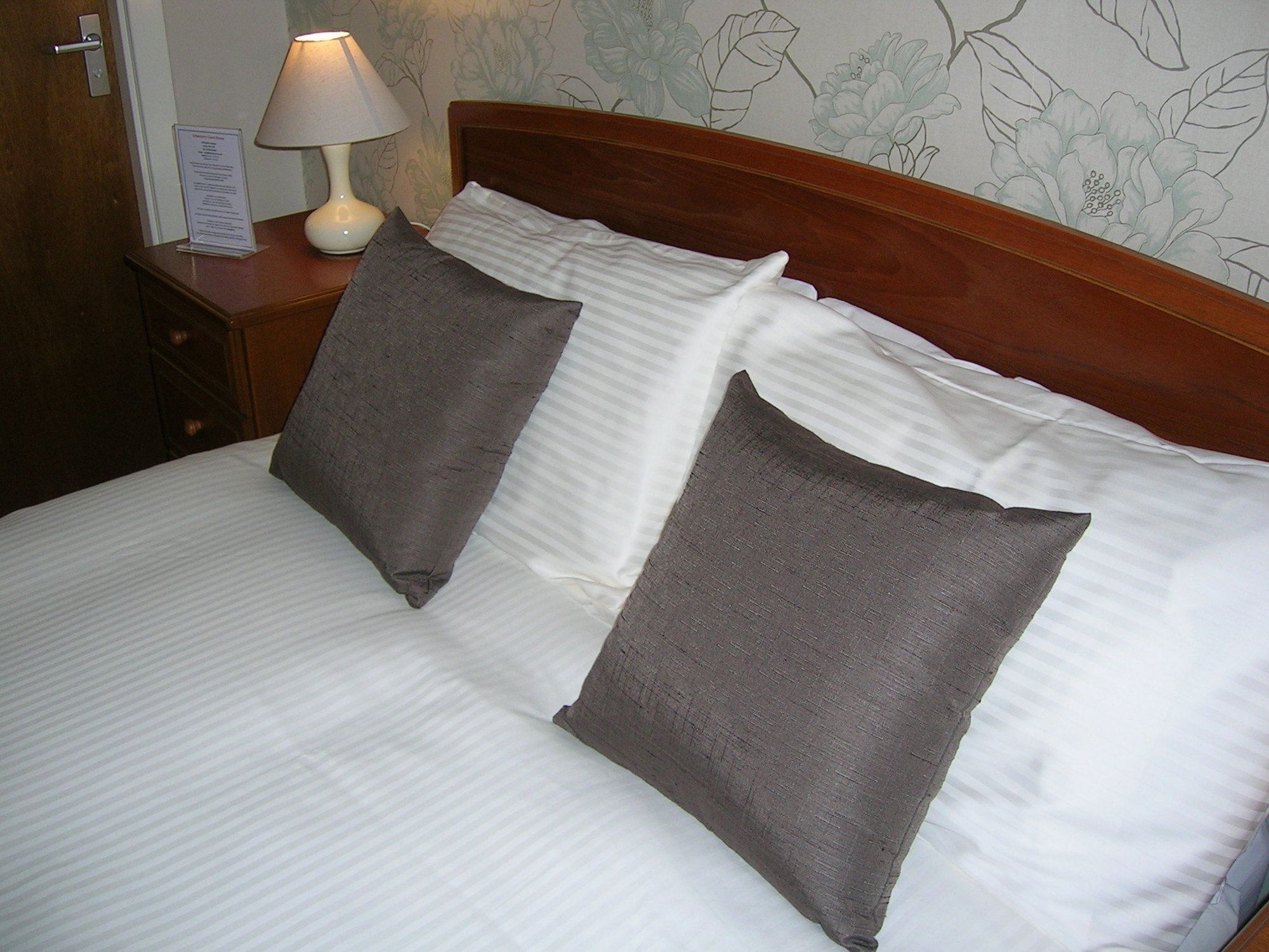 Achnacarry Guest House 퍼스 외부 사진